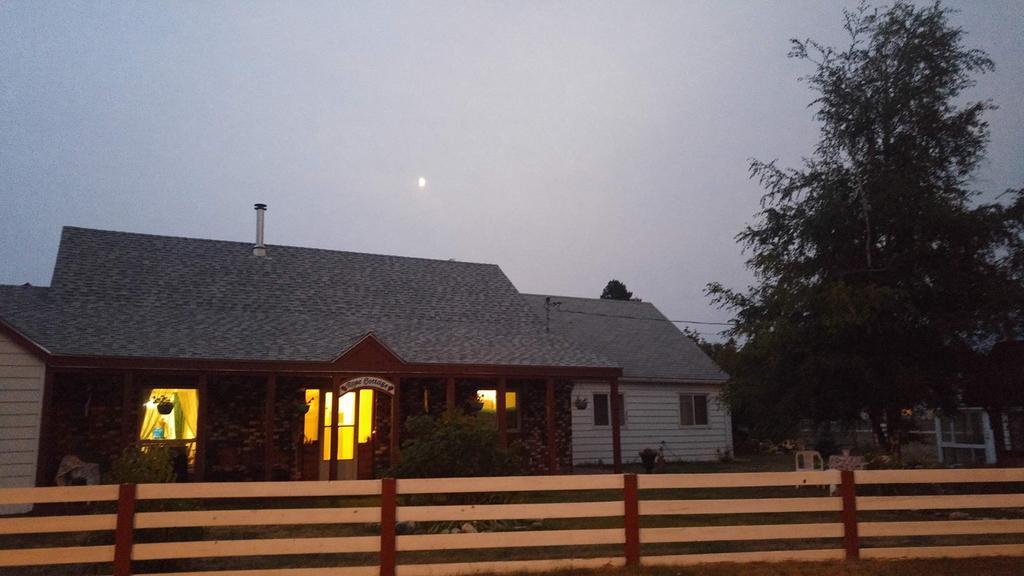 Rose Cottage Bed & Breakfast Valemount Ngoại thất bức ảnh