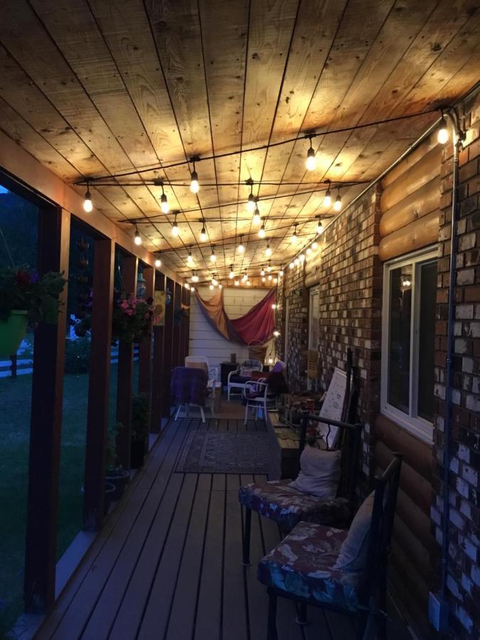 Rose Cottage Bed & Breakfast Valemount Ngoại thất bức ảnh